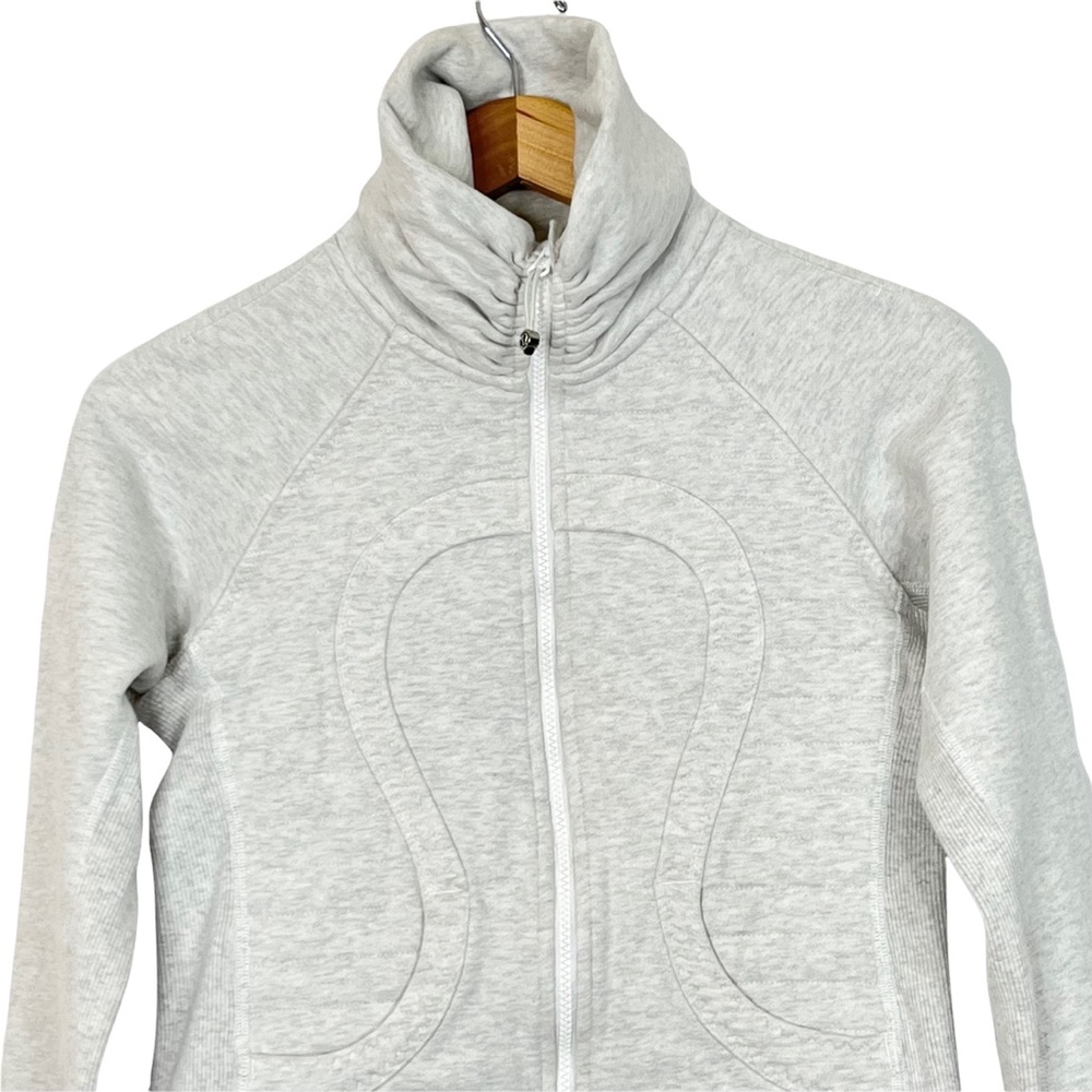 ❗️SOLD❗️Lululemon Calm & Cozy Zip Up Jacket Heathered Core Ultra Light - Picture 4 of 15